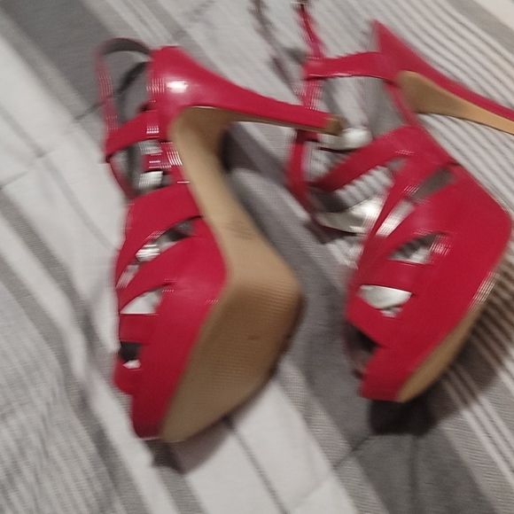 Heels - Picture 2 of 4